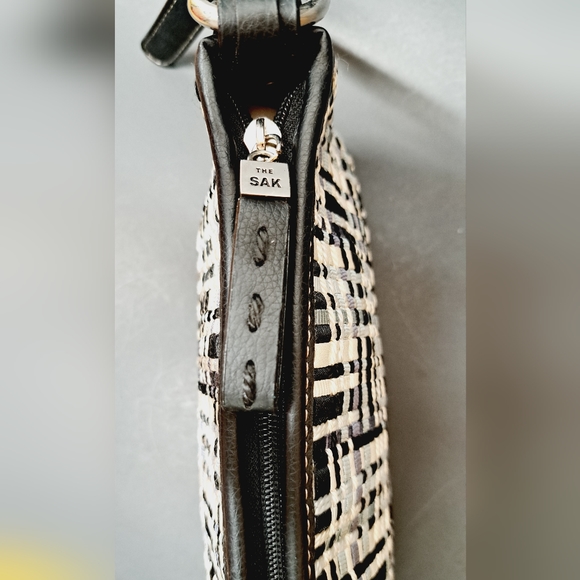 THE SAK Woven fabric and genuine leather small shoulder bag black white - Picture 3 of 12
